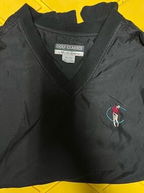 Golf Classics by Munsingwear Men's Black Windbreaker Pullover—great condition!